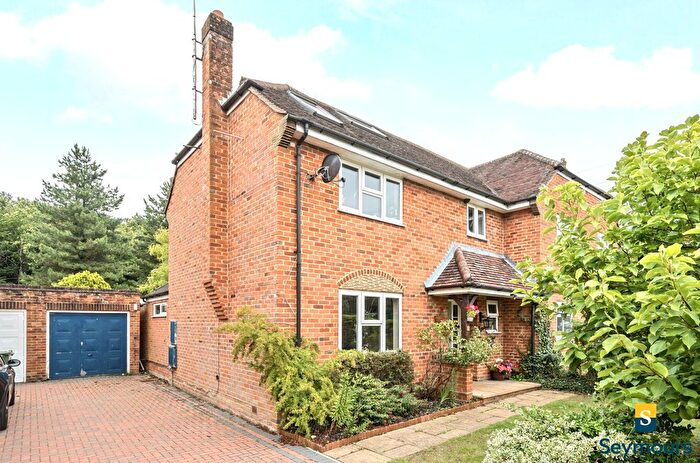 4 Bedroom Semi-detached House For Sale In Burpham, Guildford, GU4