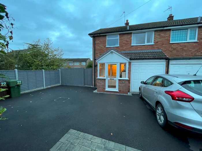 3 Bedroom Property To Rent In Pearmans Croft, Hollywood, Birmingham, B47