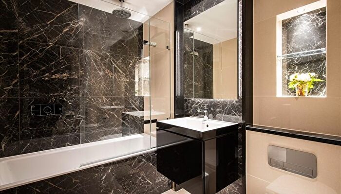 2 Bedroom Flat To Rent In Edgware Road, London, W2