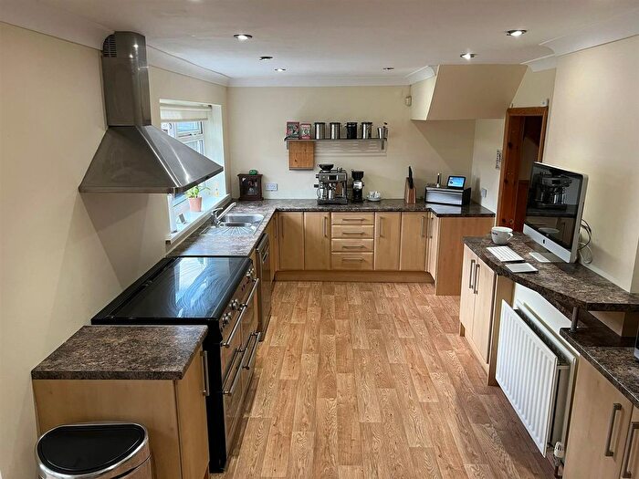 3 Bedroom Semi-Detached House For Sale In Wayside, Marsden, South Shields, NE34