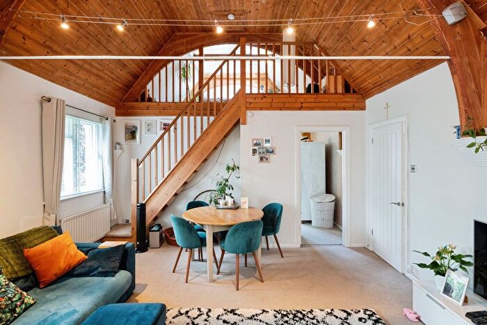 2 Bedroom Flat For Sale In Amherst Road, Tunbridge Wells, TN4
