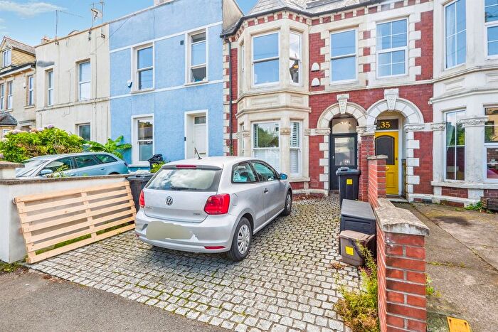 3 Bedroom Maisonette For Sale In Romilly Crescent, Cardiff, CF11