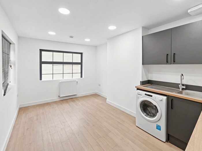 1 Bedroom Flat To Rent In Dunstable Place, Luton, LU1