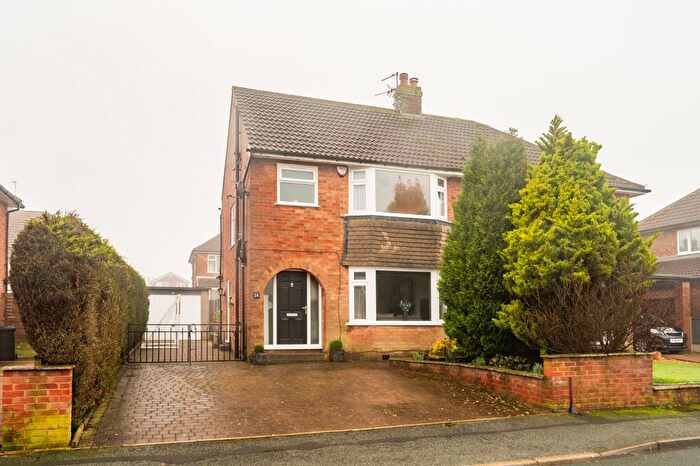 4 Bedroom Semi Detached House For Sale In Dean Park Avenue, Drighlington, BD11