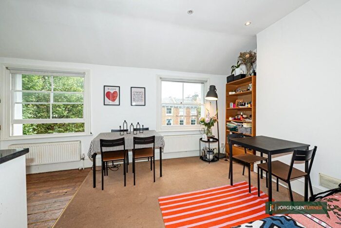1 Bedroom Flat For Sale In Loftus Road, Shepherds Bush, London, W12