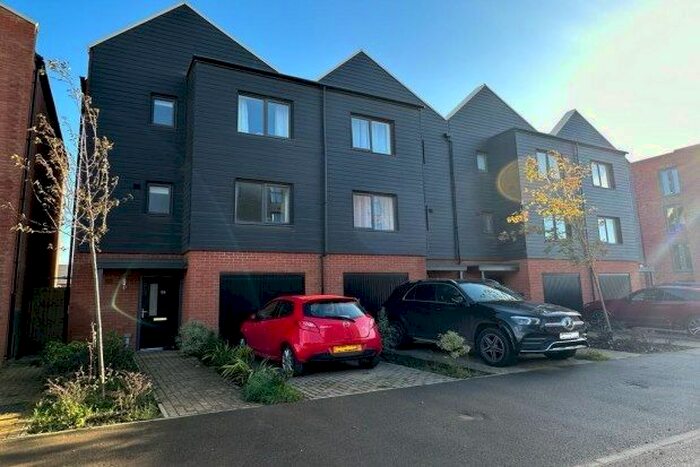 4 Bedroom Property To Rent In Kingsway Boulevard, Derby, DE22