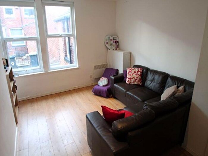 3 Bedroom House To Rent In Headingley Mount, Leeds, LS6