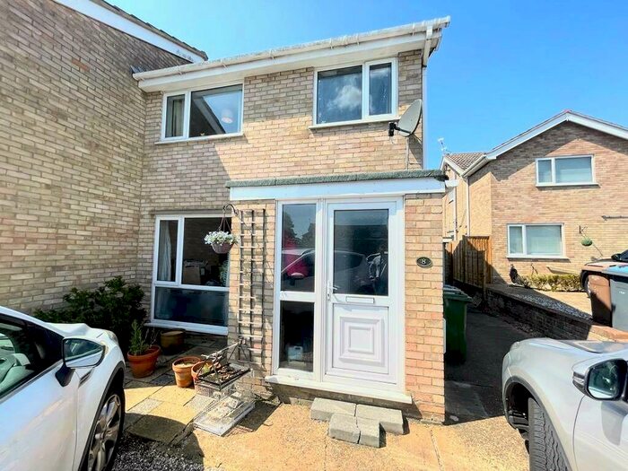 3 Bedroom Semi-Detached House To Rent In Langdale Close, Felixstowe, IP11
