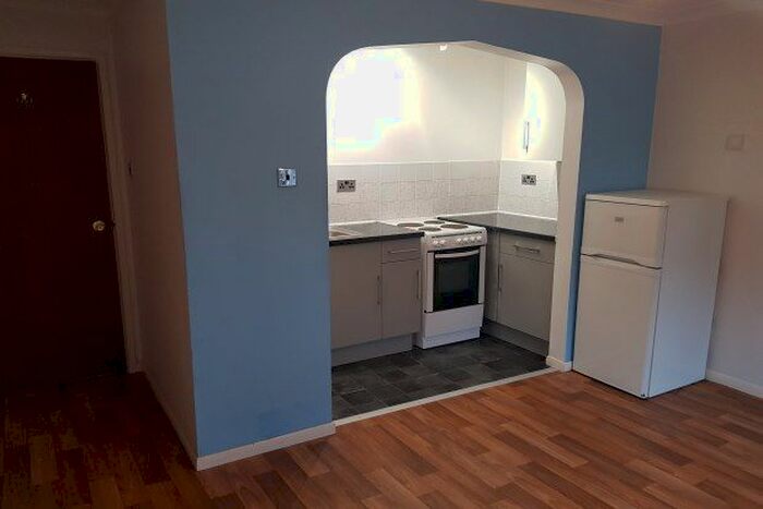 1 Bedroom Flat To Rent In Stainers Close, Ryde PO33