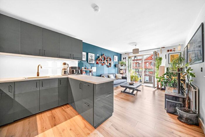 2 Bedroom Flat For Sale In Lauriston Apartments, Tottenham, N17