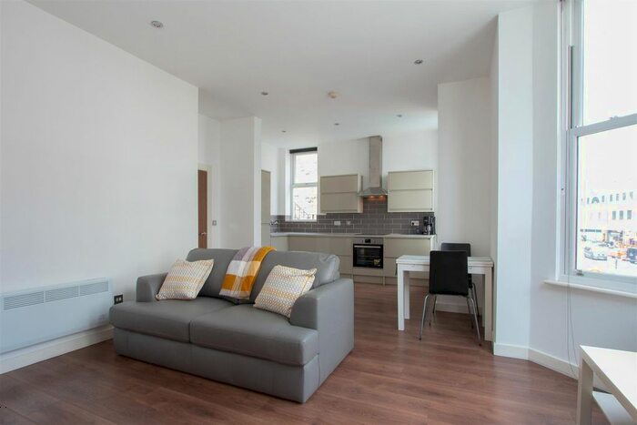 2 Bedroom Flat To Rent In Churchill Way, City Centre, CF10