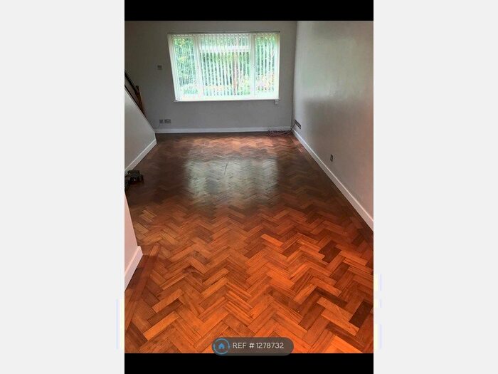 2 Bedroom Maisonette To Rent In Gatton Park Rd, Redhill RH1