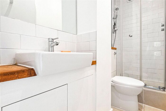 2 Bedroom End Of Terrace House For Sale In Aldensley Road, London, W6