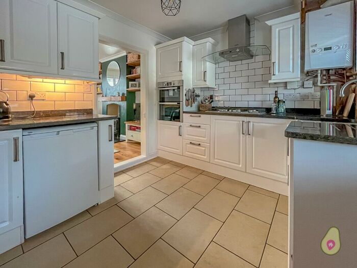 1 Bedroom Terraced House For Sale In Park Street, Hungerford, Berkshire, RG17