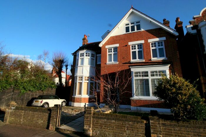2 Bedroom Flat To Rent In Holmbush Rd, Putney, SW15