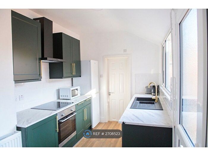 4 Bedroom Terraced House To Rent In Dixon Street, Lincoln, LN5