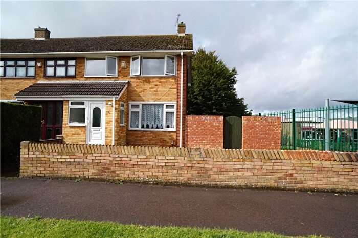 3 Bedroom End Of Terrace House To Rent In Marling Way, Gravesend, DA12