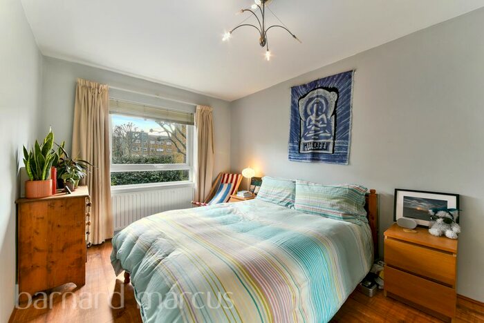 1 Bedroom Flat To Rent In Nantes Close, London, SW18