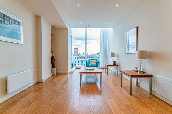 1 Bedroom Flat To Rent In Empire Square West, Empire Square, London, SE1