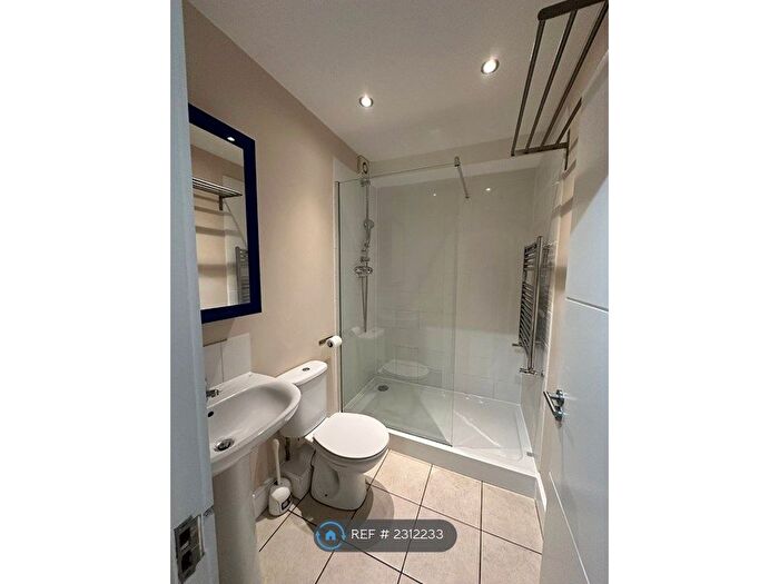 1 Bedroom Flat To Rent In Garratt Lane, London, SW18