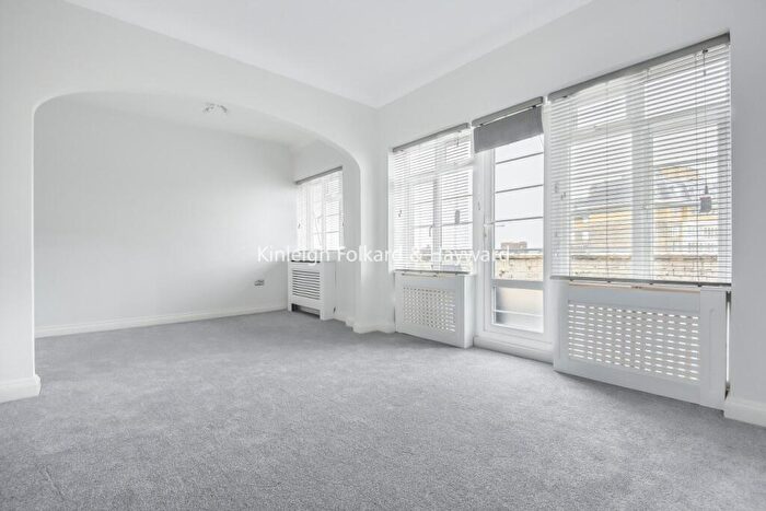 4 Bedroom Flat To Rent In Adelaide Road, Belsize Park, London, NW3