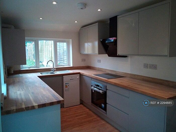 3 Bedroom Semi-Detached House To Rent In Weston Grove Road, Southampton, SO19