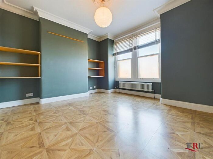 2 Bedroom Flat To Rent In Milton Avenue, London, NW10