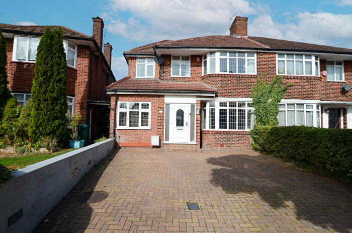 5 Bedroom Semi Detached House For Sale In Bullescroft Road, Edgware, HA8