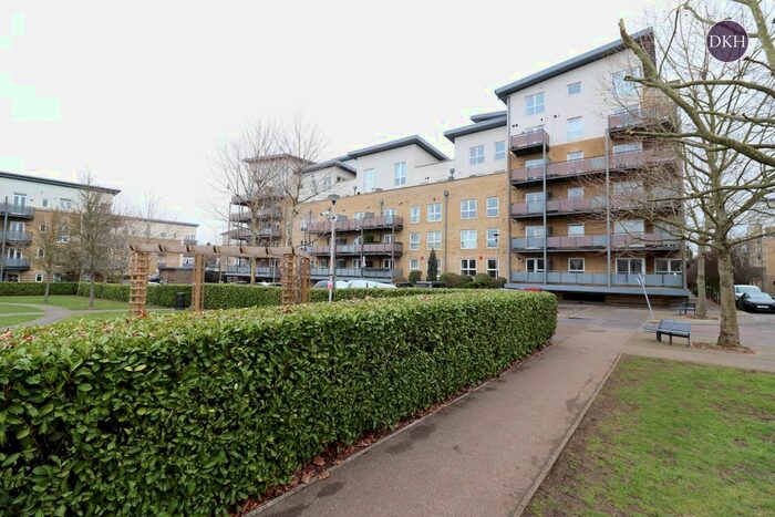 2 Bedroom Flat To Rent In Metropolitan Station Approach, Watford, WD18