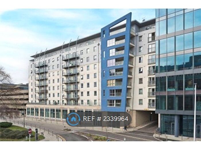 2 Bedroom Flat To Rent In Enterprise Place, Woking, GU21