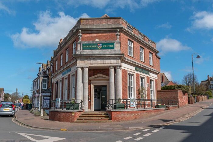 3 Bedroom Apartment For Sale In Greevegate, Hunstanton, PE36