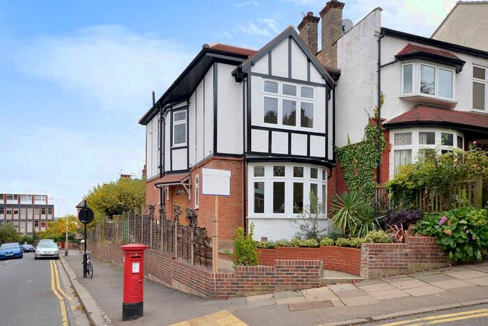 3 Bedroom Property To Rent In Ellington Road, Muswell Hill, London, N10