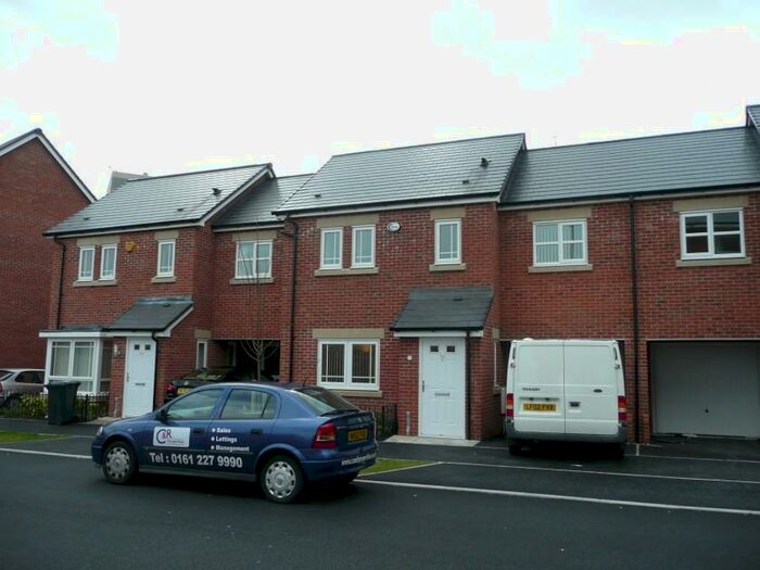3 Bedroom Semi-Detached House To Rent In Drayton Streeet, Hulme, Manchester, M15
