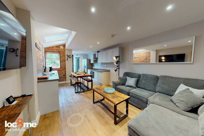 6 Bedroom House To Rent In Harold Road, Birmingham, B16