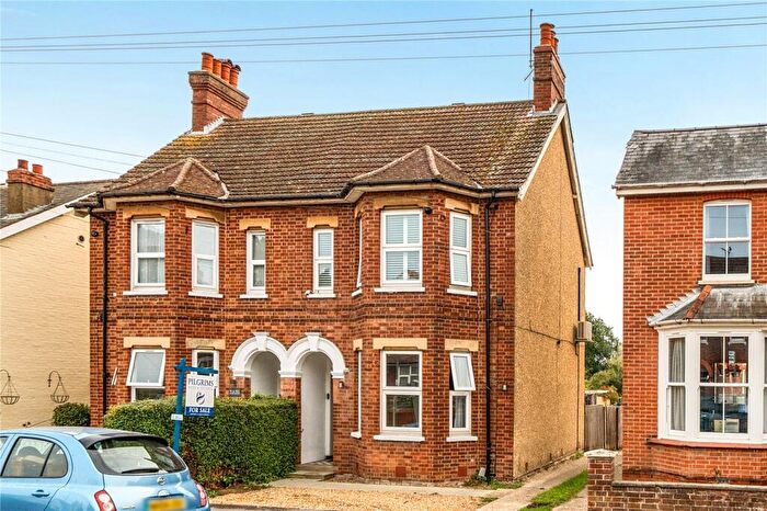 2 Bedroom Apartment For Sale In Park Road, Farnborough, Hampshire, GU14