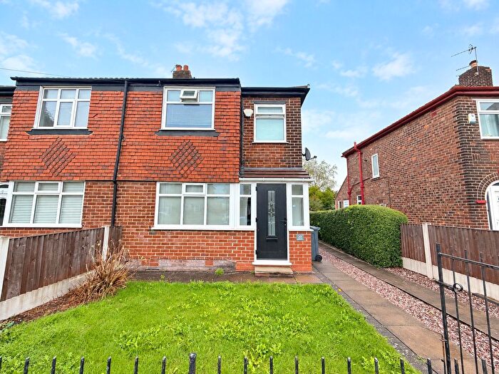 3 Bedroom Detached House For Sale In Lynnwood Road, Burnage, Manchester, M19