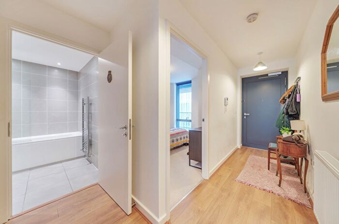 1 Bedroom Flat For Sale In Fable Apartments, C City Road, London, EC1V
