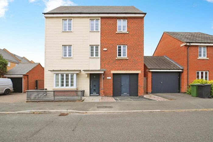 4 Bedroom Detached House For Sale In Bridle Lane, Hampton Vale, Peterborough, PE7