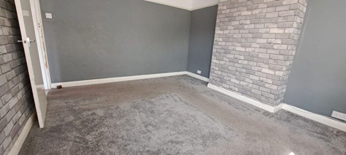 2 Bedroom Semi-Detached House To Rent In Hayes, UB4