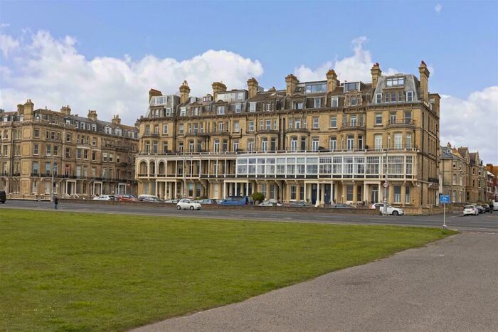 3 Bedroom Flat To Rent In Kings Gardens, Hove, BN3