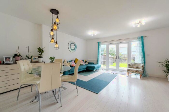 3 Bedroom End Of Terrace House To Rent In Westmount Close, Worcester Park, KT4