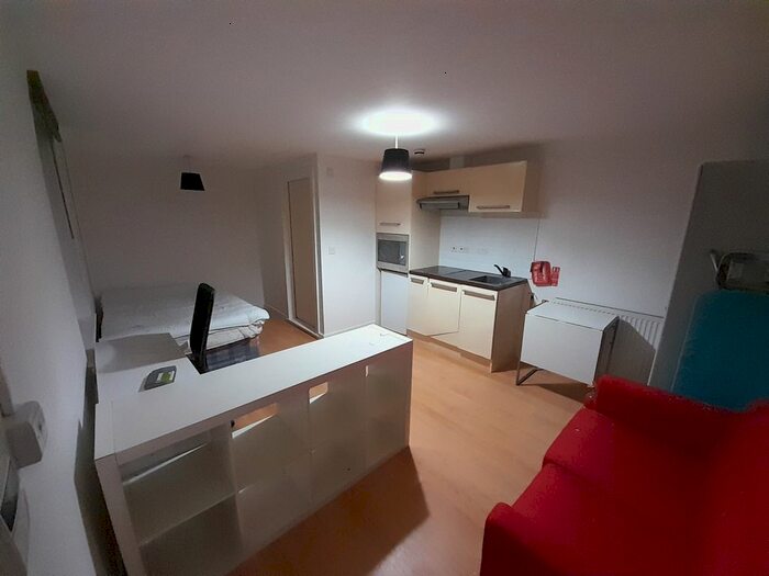 Studio To Rent In Bath Street, Huddersfield, HD1