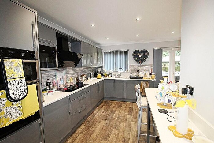 4 Bedroom Detached House For Sale In Middlewood Drive, Scholes, Rotherham, S61