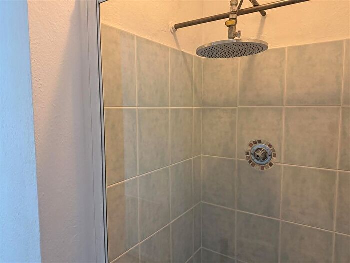 4 Bedroom Semi-Detached House To Rent In Arden Avenue, Leicester, LE3