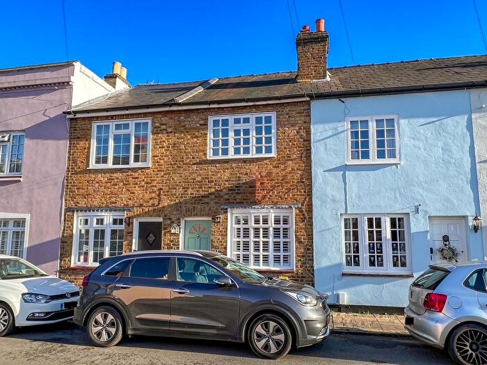2 Bedroom Cottage For Sale In Bell Road, East Molesey, KT8