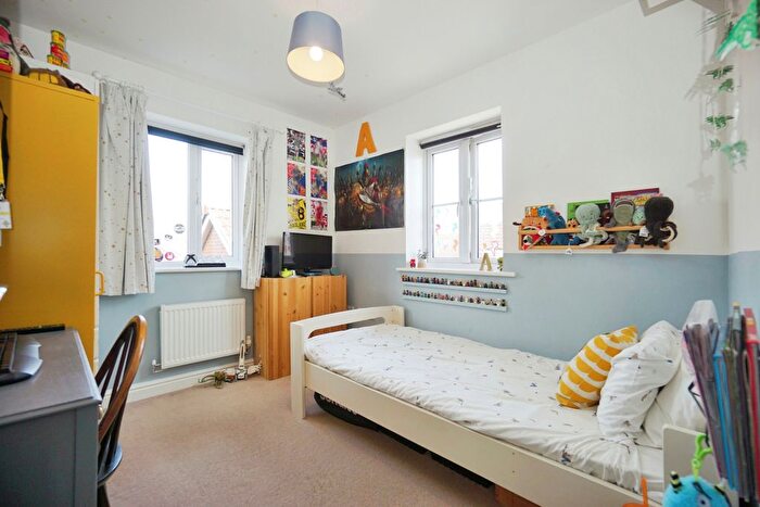 3 Bedroom End Of Terrace House For Sale In Mills Drive, Wellington, Somerset, TA21
