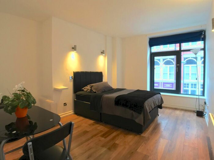 Studio To Rent In York Place, Britannia House, LS1