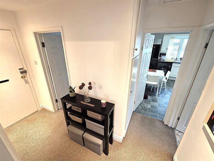 2 Bedroom Flat For Sale In Sea View Road, Parkstone, Poole, BH12