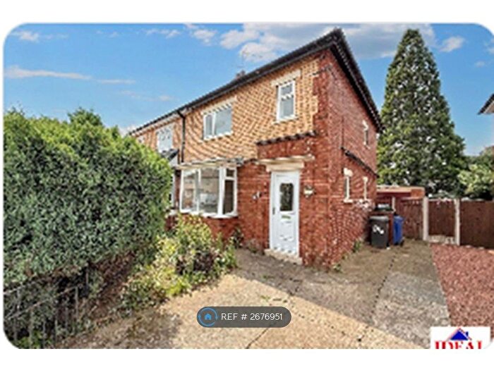 3 Bedroom Semi-Detached House To Rent In Dixon Crescent, Doncaster, DN4