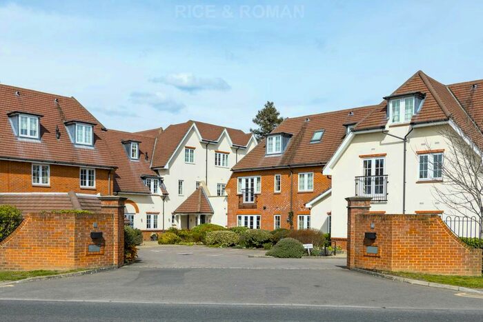 2 Bedroom Flat To Rent In Cobham Grange, Cobham, KT11